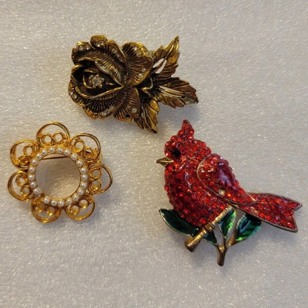 3 vintage brooches // missing stones // cardinal // rose // wreath // Goldette